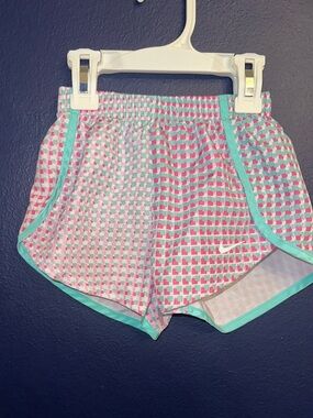 Nike Dri fit kids Athletic Shorts size 4t